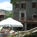 τσαρμπού 3* Στεμνίτσα