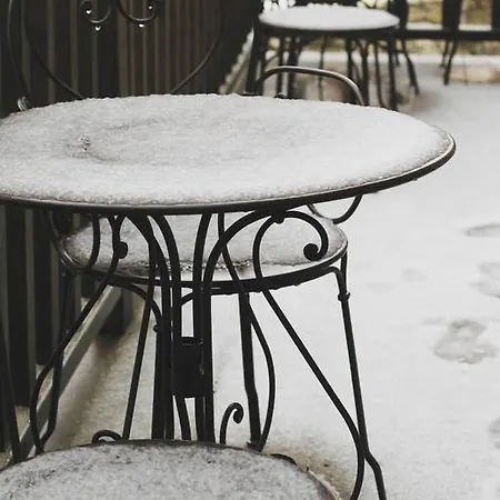 Tsarbou Pensionat 3*