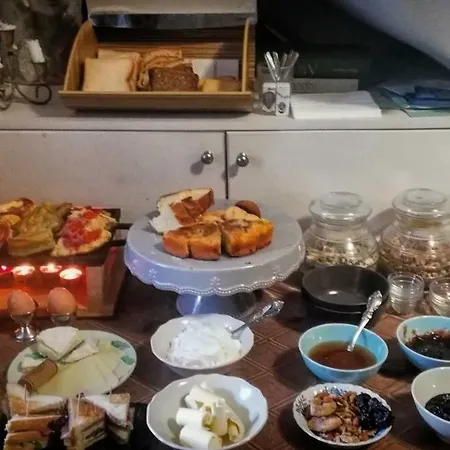 Guest house Tsarbou 4*